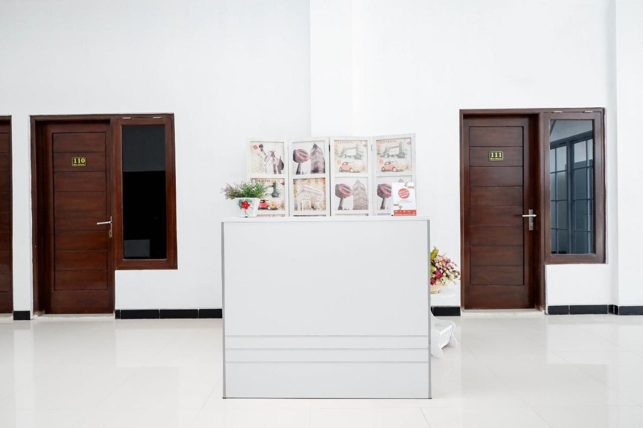 Oyo 1611 Four D'Home Solo Exterior foto