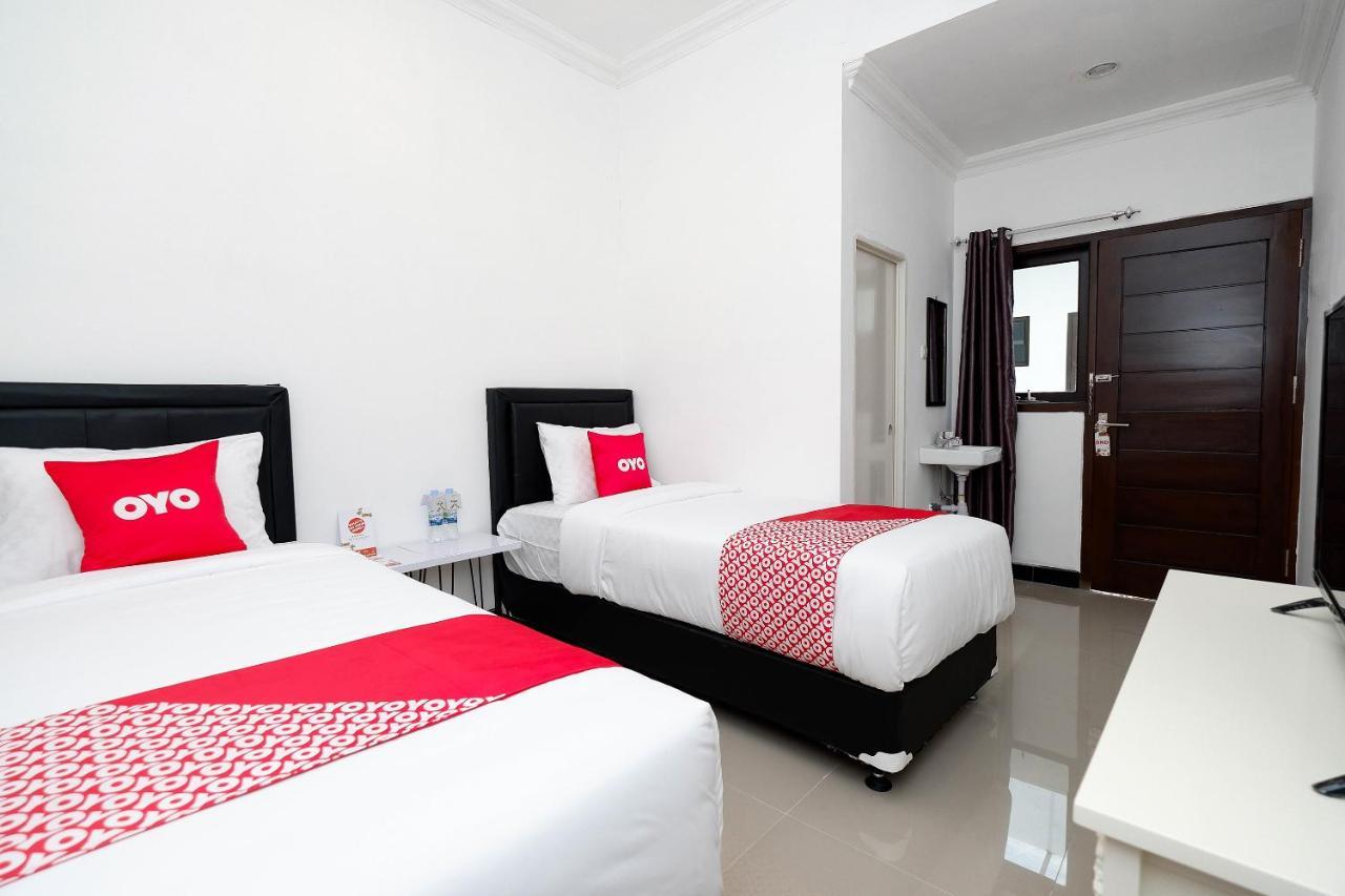 Oyo 1611 Four D'Home Solo Exterior foto