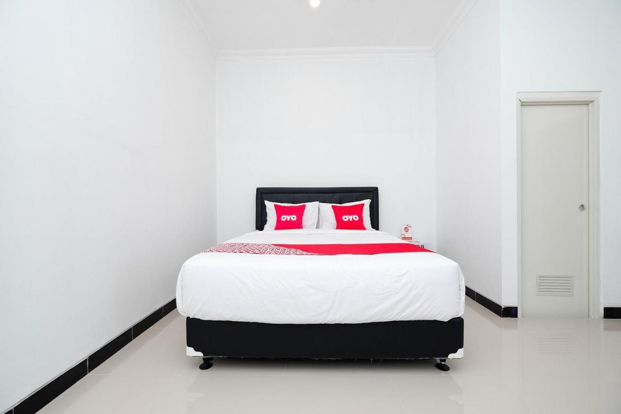 Oyo 1611 Four D'Home Solo Exterior foto