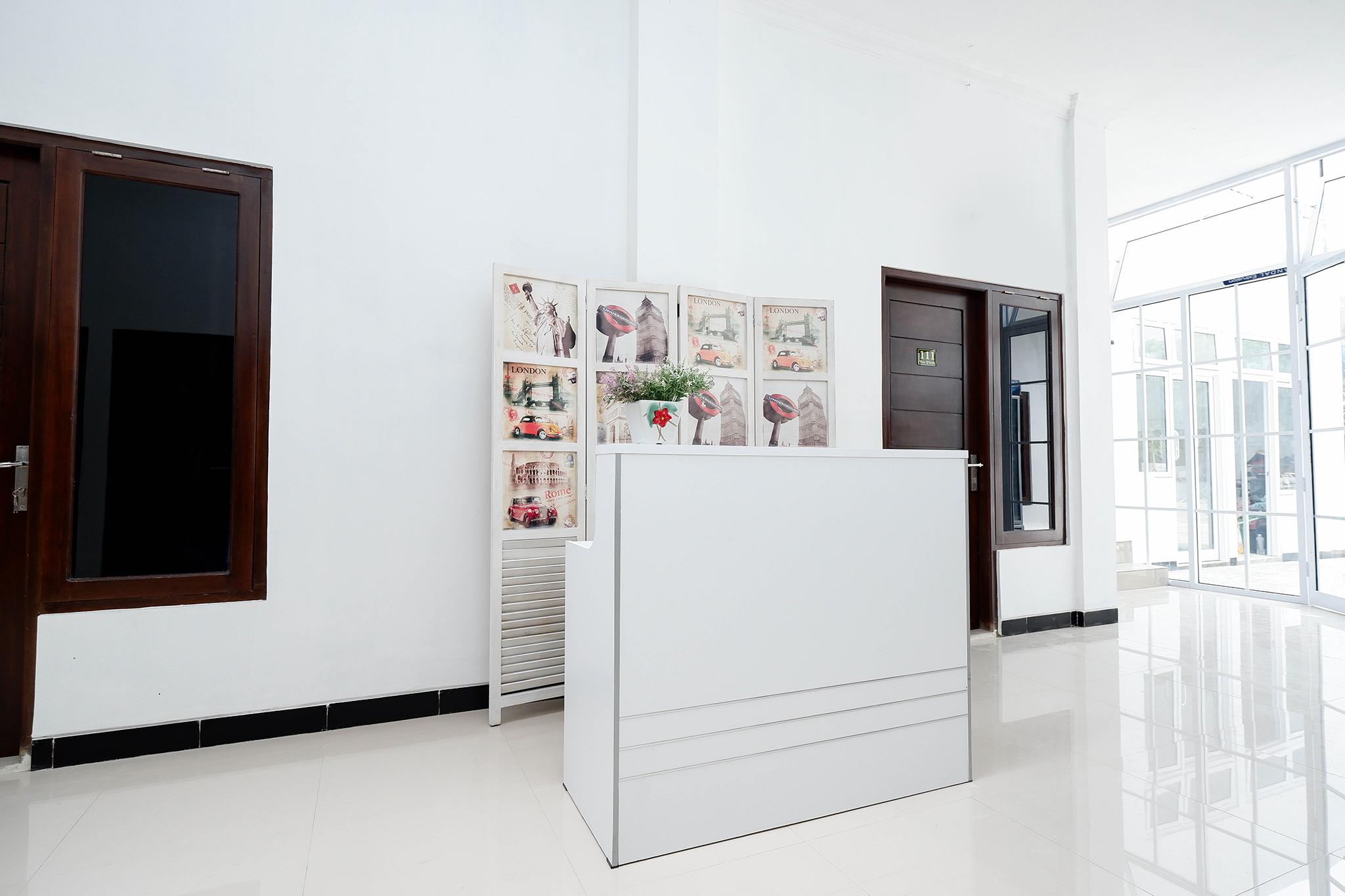Oyo 1611 Four D'Home Solo Exterior foto