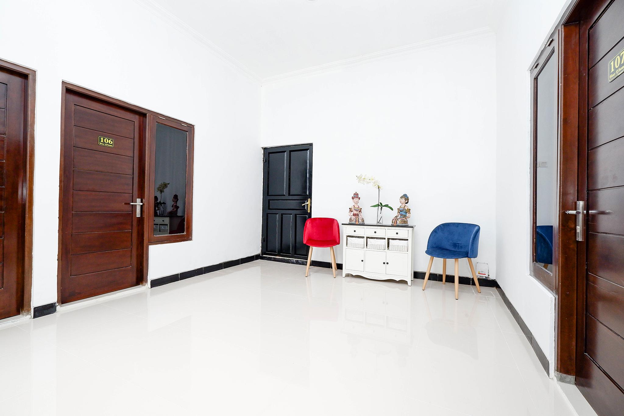 Oyo 1611 Four D'Home Solo Exterior foto